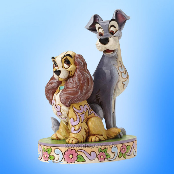 Disney Traditions / Jim Shore Figur von Enesco."Opposites Attract (Susi & Strolch 60 Jahre Jubiläumsfigur)" 4046040.