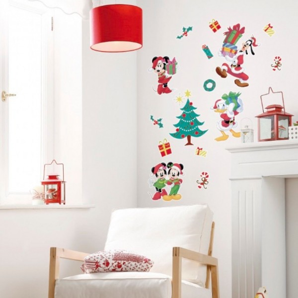 Disney Wandsticker / Wandaufkleber Mickey Maus "Mickey Christmas Presents" 50cm x 70cm